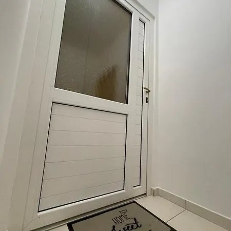 Ivan Apartment *